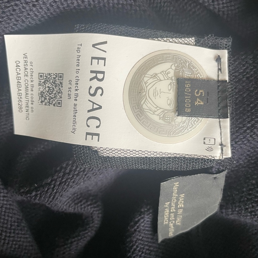 Versace - Picture 4 of 7